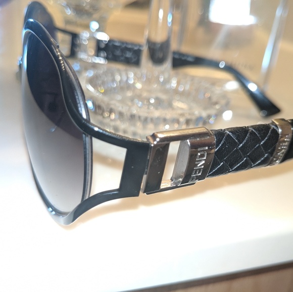 FENDI - Oversized Round Gradient Sunglasses ?️ main image 4